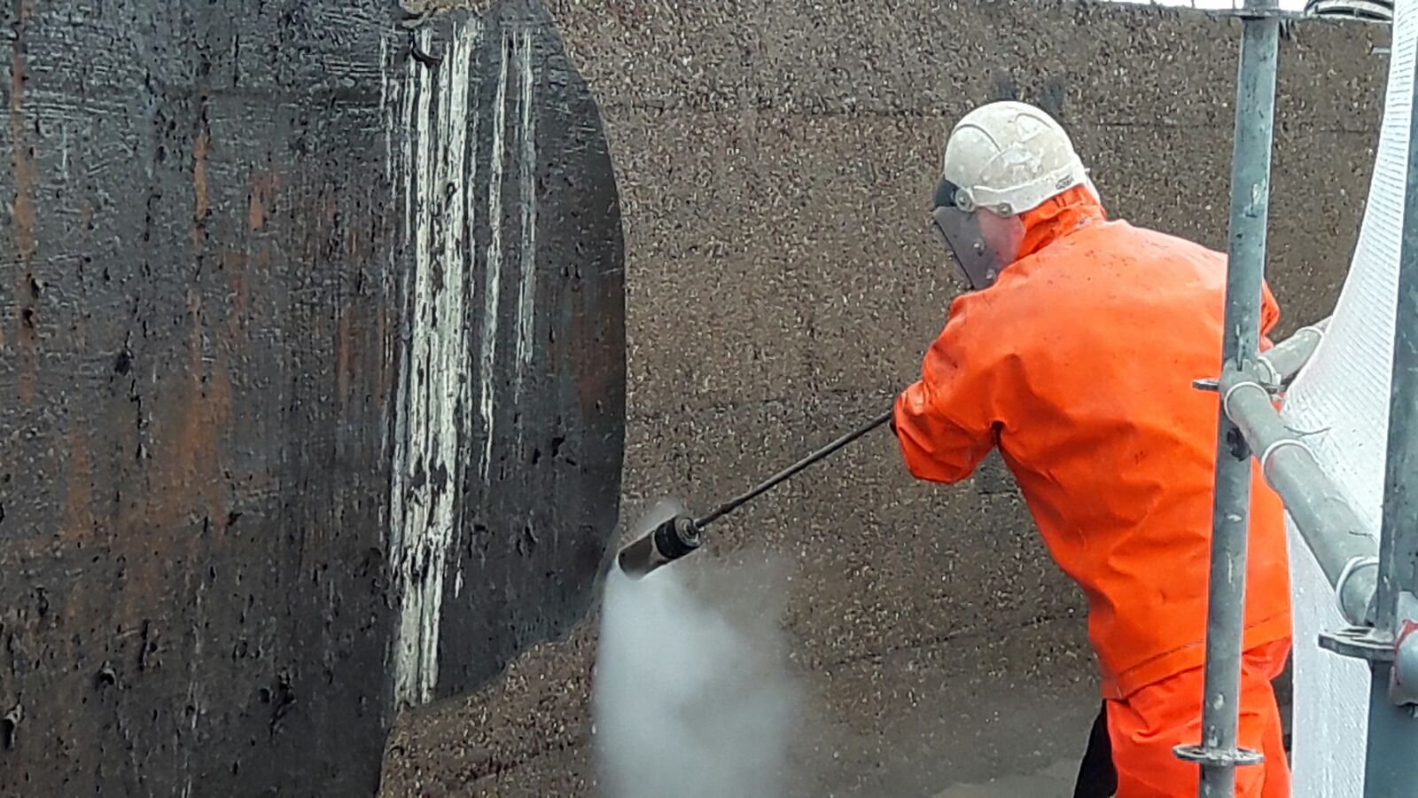 Sabre Jetting using surface preparation services for coatings removal